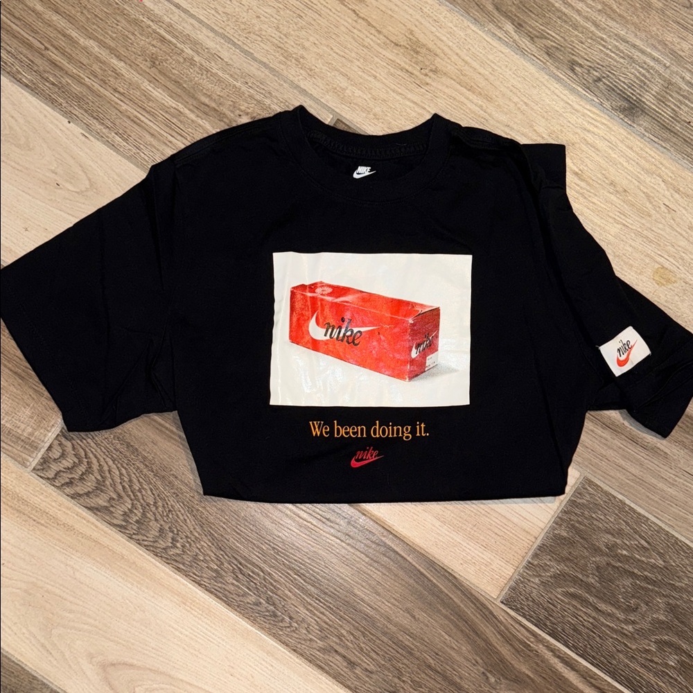 Nike  Black Tee with Red Graphic EUC Sz L